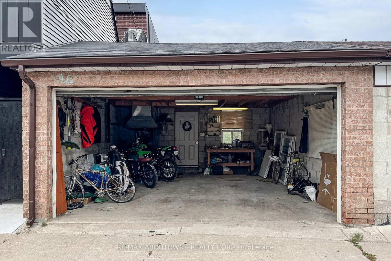 515 Ossington Avenue, Toronto, Ontario  M6G 3T3 - Photo 4 - C12593278