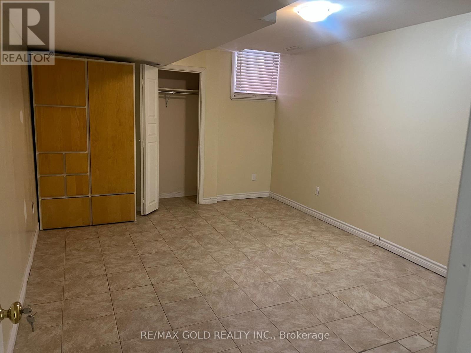 124 Herdwick St. Drive, Brampton, Ontario  L6S 0A7 - Photo 11 - W12743848