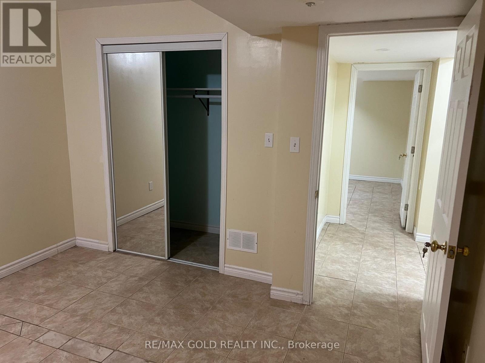 124 Herdwick St. Drive, Brampton, Ontario  L6S 0A7 - Photo 12 - W12743848