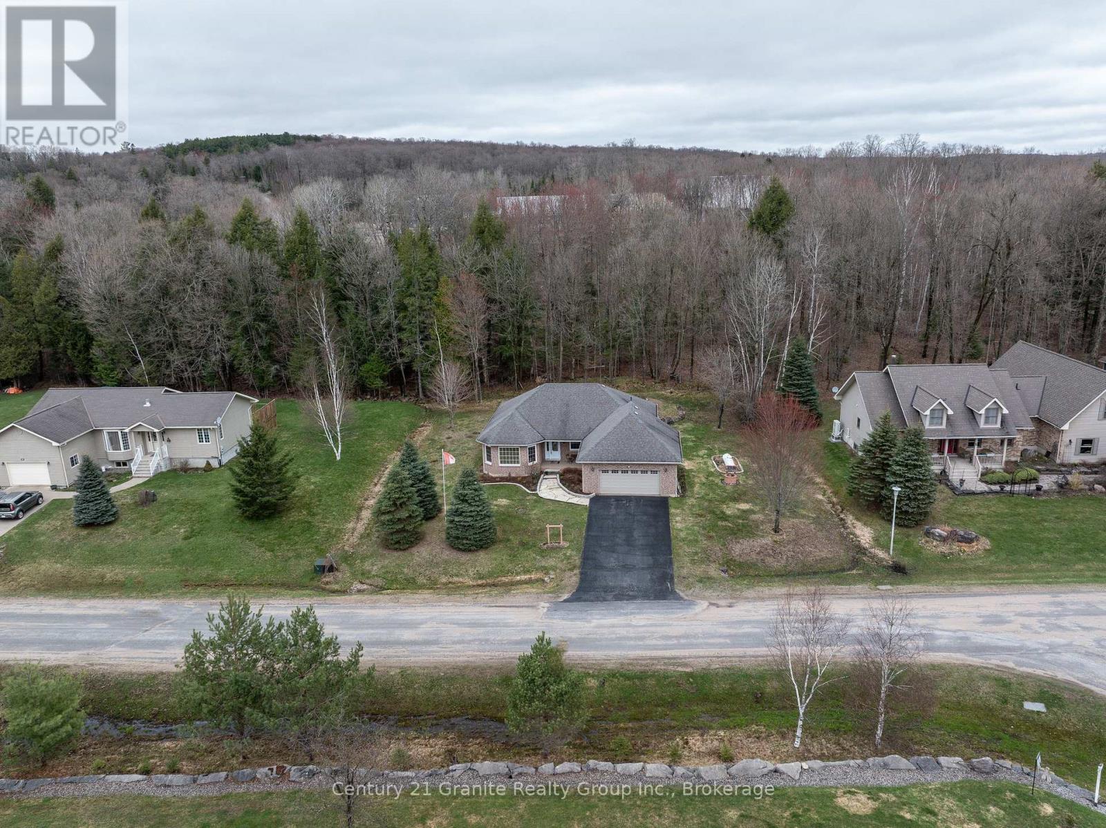 117 HALBIEM CRESCENT, dysart et al (dysart), Ontario