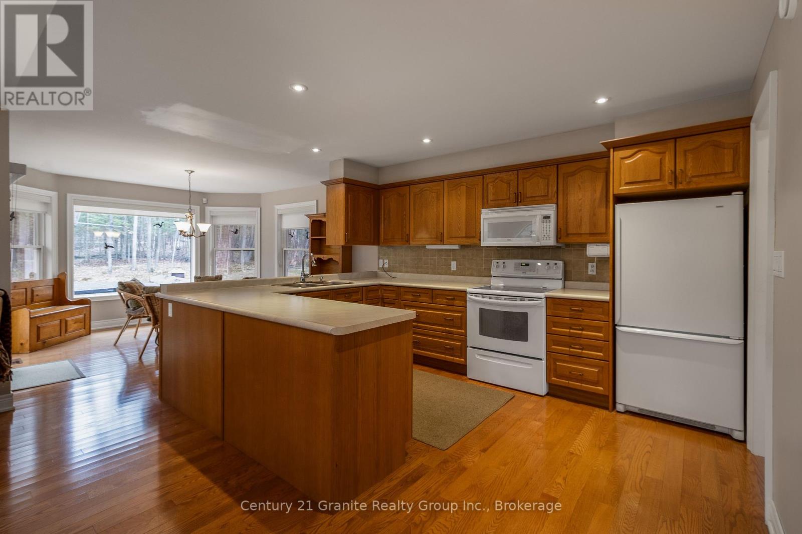 117 Halbiem Crescent, Dysart Et Al (Dysart), Ontario  K0M 1S0 - Photo 19 - X12746120