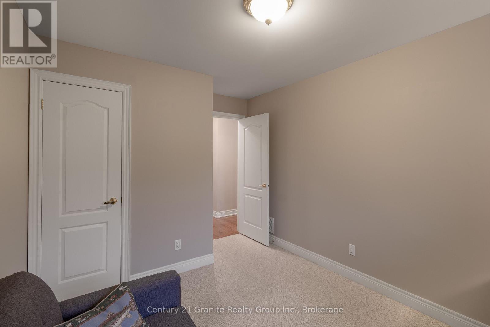 117 Halbiem Crescent, Dysart Et Al (Dysart), Ontario  K0M 1S0 - Photo 30 - X12746120