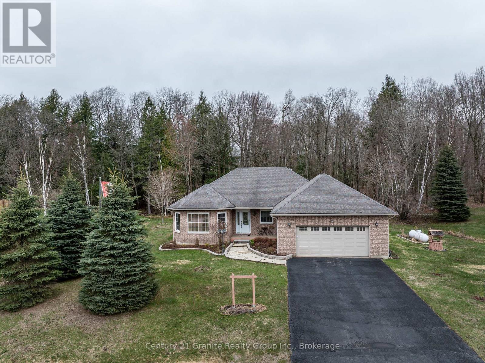 117 Halbiem Crescent, Dysart Et Al (Dysart), Ontario  K0M 1S0 - Photo 42 - X12746120