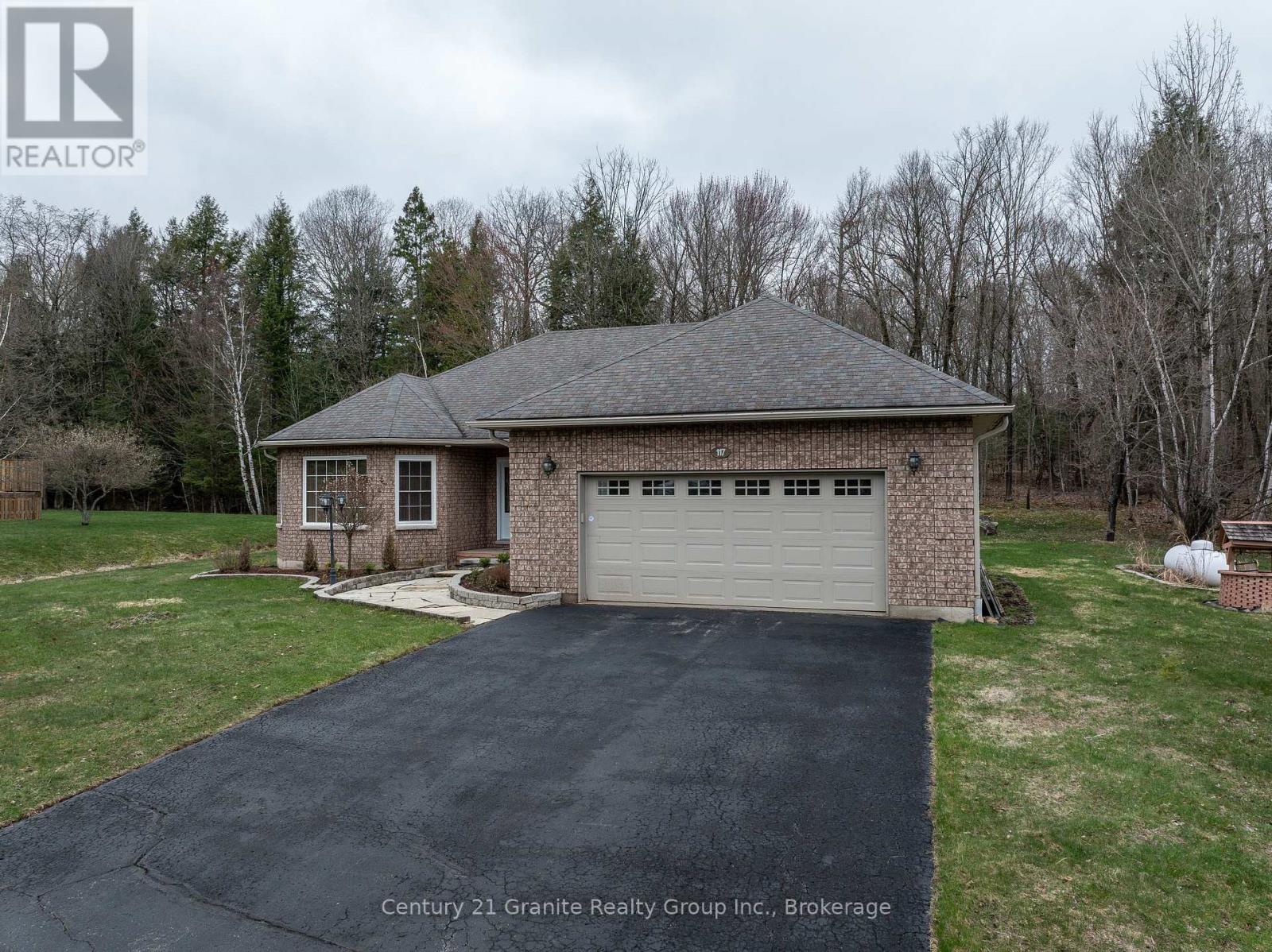 117 Halbiem Crescent, Dysart Et Al (Dysart), Ontario  K0M 1S0 - Photo 45 - X12746120