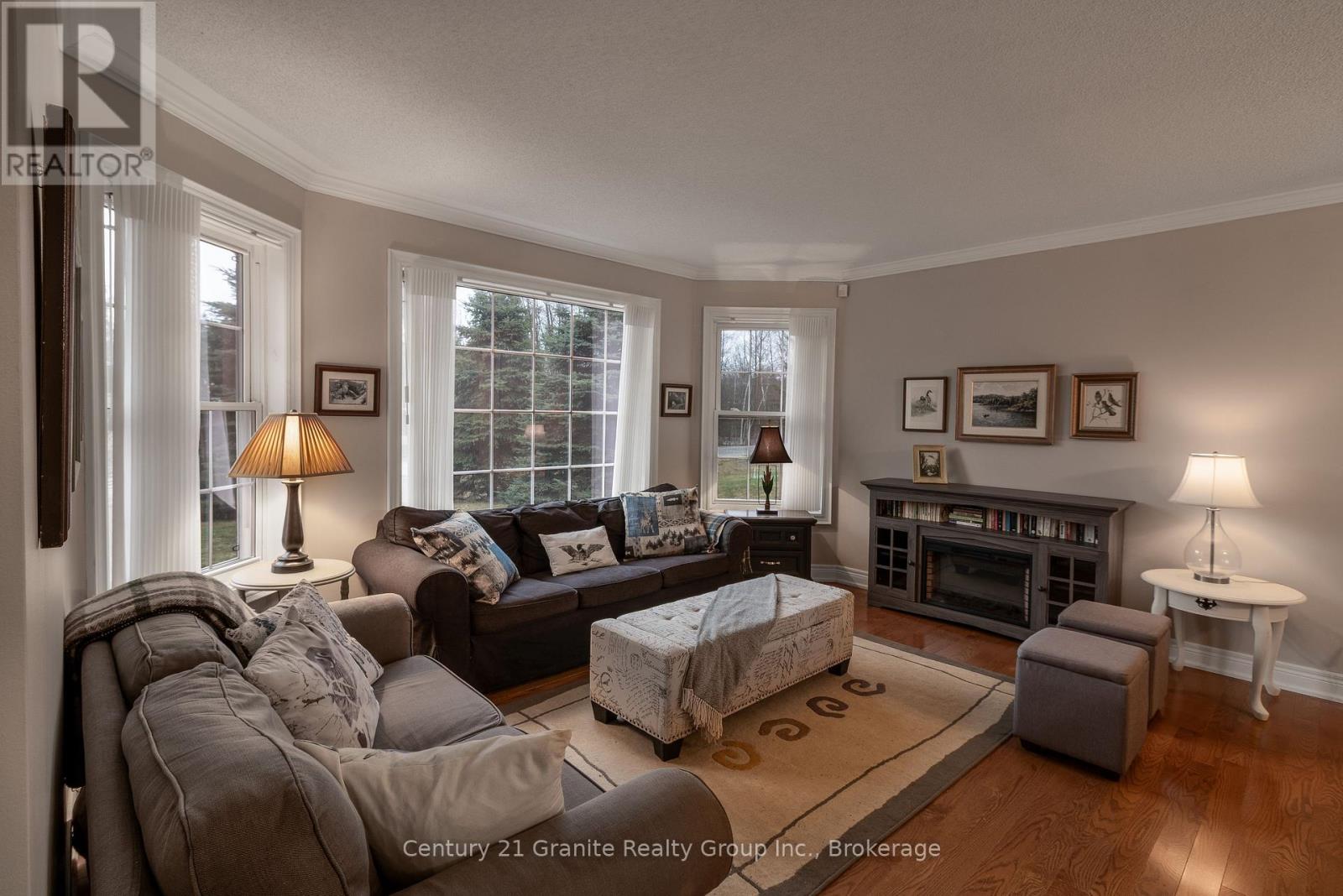 117 Halbiem Crescent, Dysart Et Al (Dysart), Ontario  K0M 1S0 - Photo 7 - X12746120