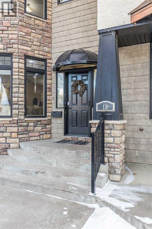 2, 19 2 Street Ne, Medicine Hat, Alberta  T1A 5K6 - Photo 3 - A2281783