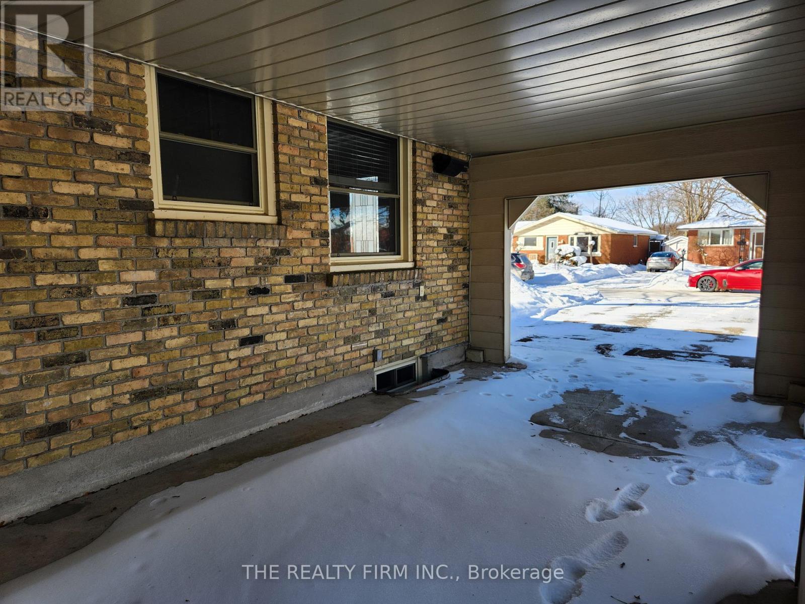 72 Toulon Crescent, London East, Ontario  N5V 1J5 - Photo 5 - X12706570