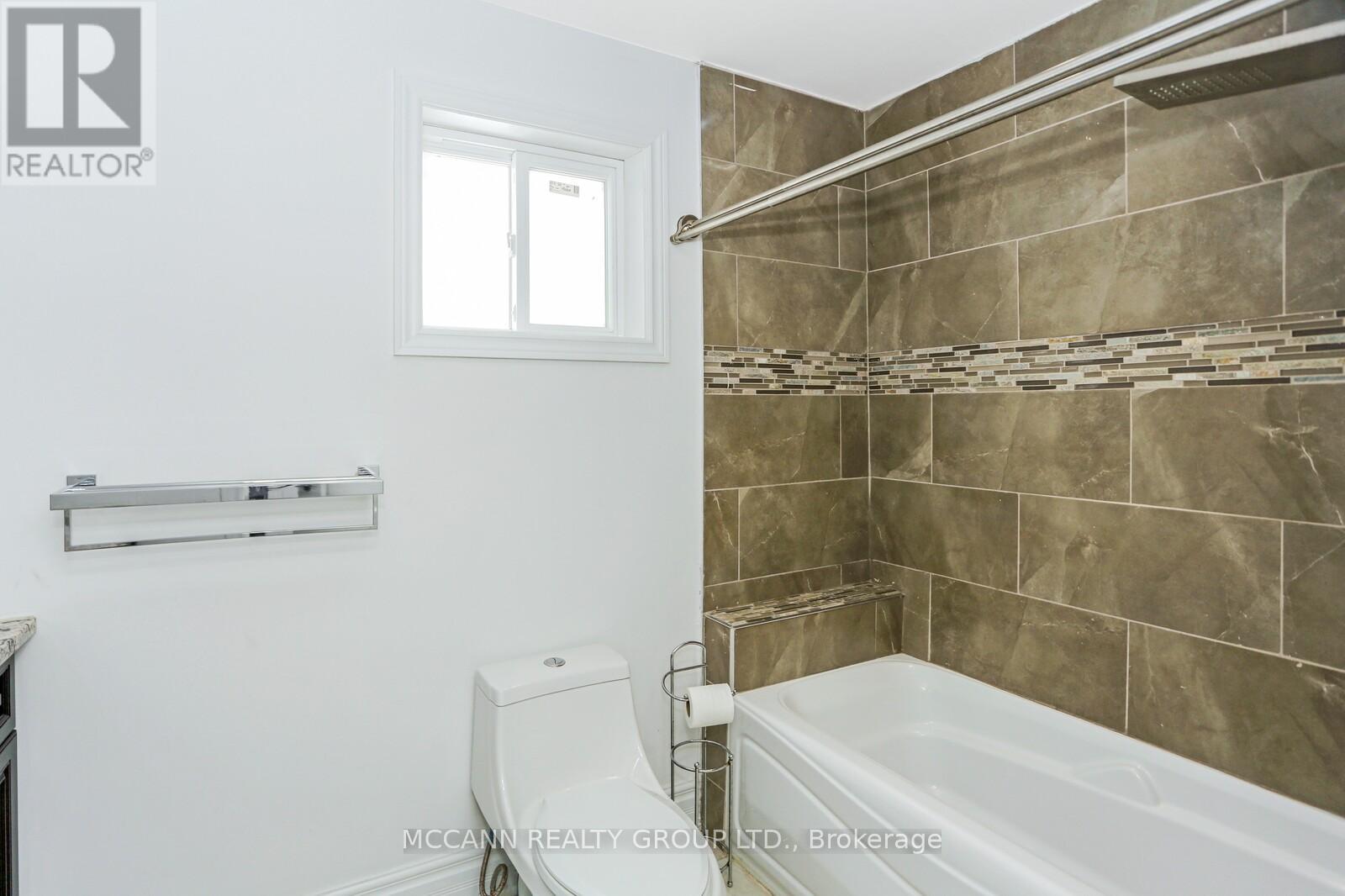 Aurora - 81 Aurora Heights Drive, Aurora (Aurora Heights), Ontario  L4G 2X1 - Photo 14 - N12746132