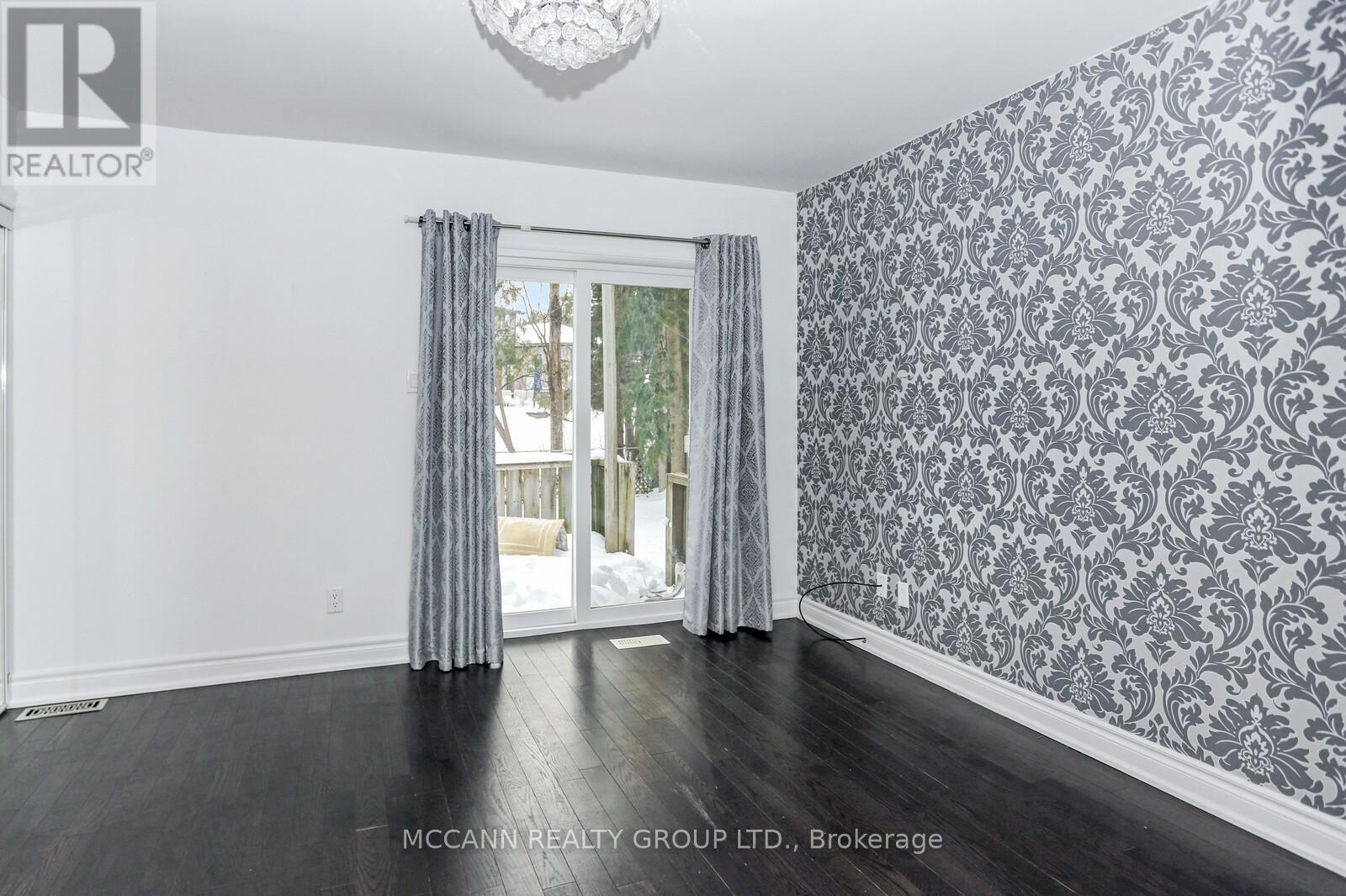 Aurora - 81 Aurora Heights Drive, Aurora (Aurora Heights), Ontario  L4G 2X1 - Photo 16 - N12746132