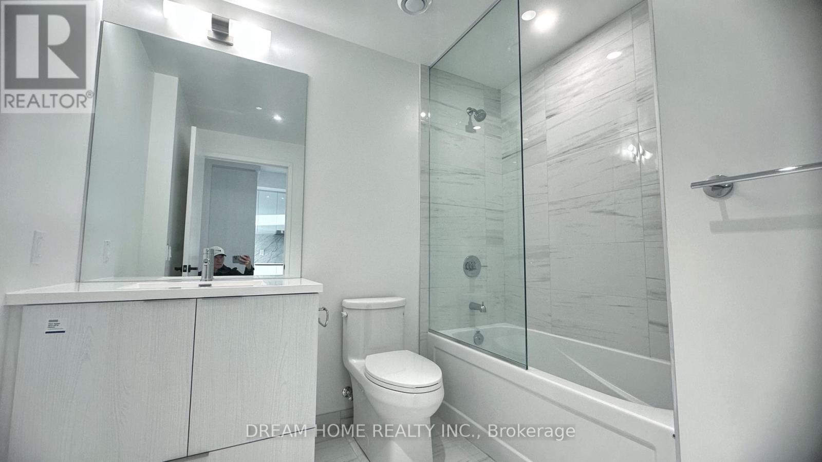 1915 - 8 Interchange Way, Vaughan (Vaughan Corporate Centre), Ontario  L4K 0R2 - Photo 14 - N12746162