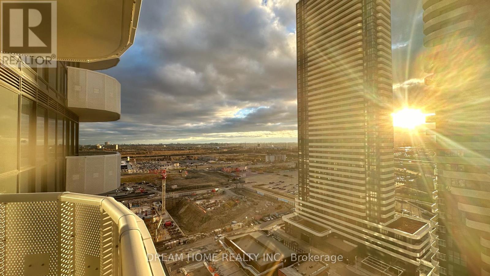 1915 - 8 Interchange Way, Vaughan (Vaughan Corporate Centre), Ontario  L4K 0R2 - Photo 15 - N12746162