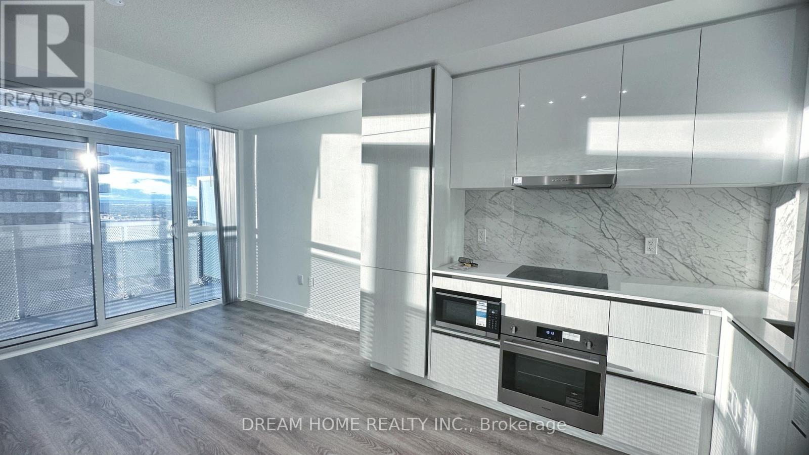 1915 - 8 Interchange Way, Vaughan (Vaughan Corporate Centre), Ontario  L4K 0R2 - Photo 3 - N12746162