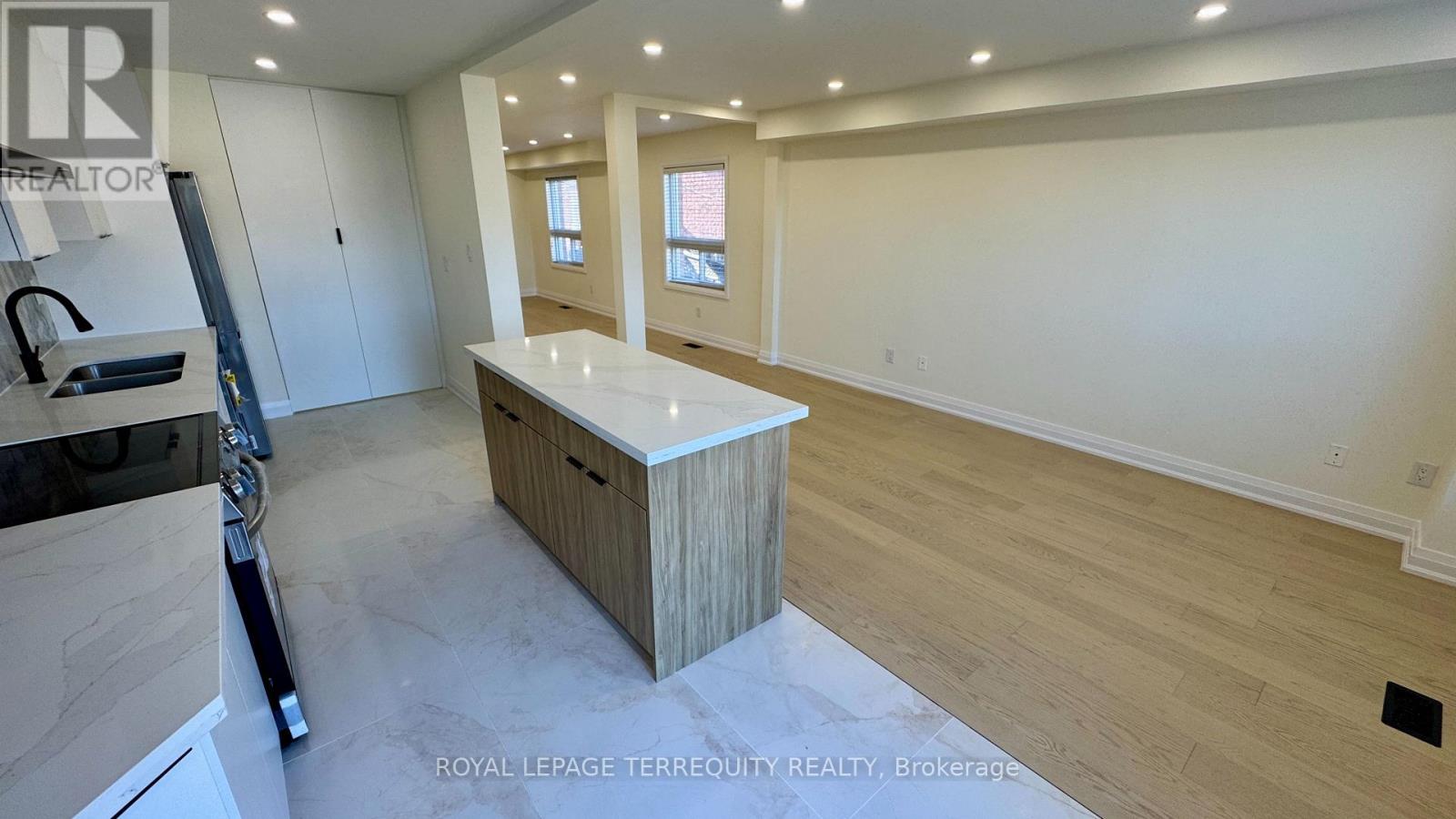 95 Tiller Trail, Brampton (Fletcher's Creek Village), Ontario  L6X 4S7 - Photo 9 - W12746082