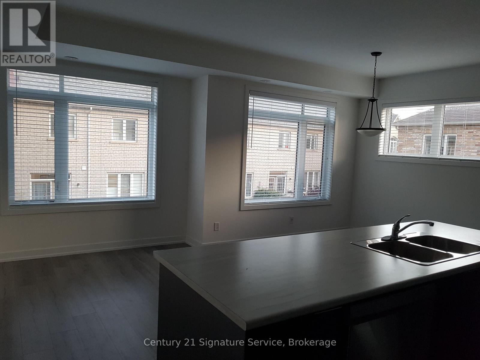 339 - 3062 Sixth Line, Oakville, Ontario  L6M 1P8 - Photo 3 - W12746092