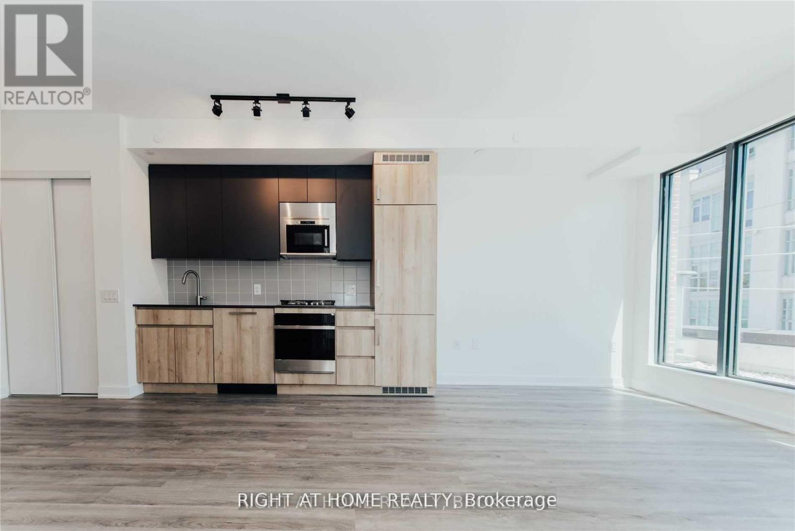 406 - 430 Roncesvalles Avenue, Toronto, Ontario  M6R 0A6 - Photo 6 - W12746094