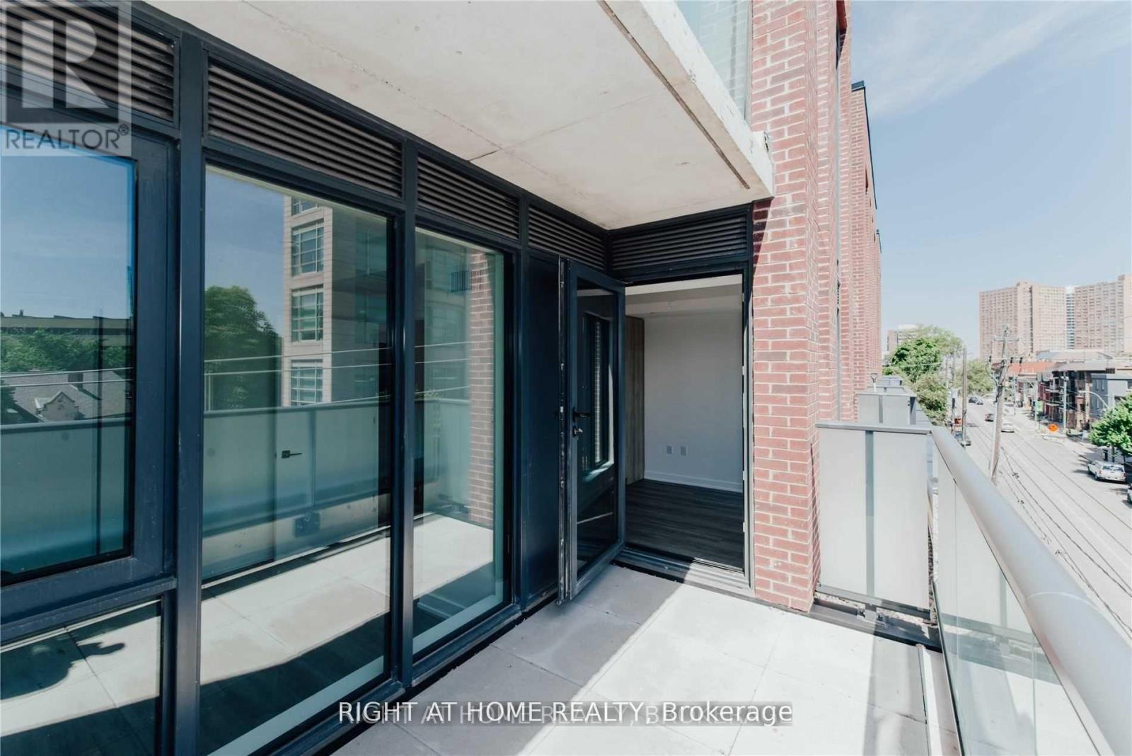 406 - 430 Roncesvalles Avenue, Toronto, Ontario  M6R 0A6 - Photo 9 - W12746094