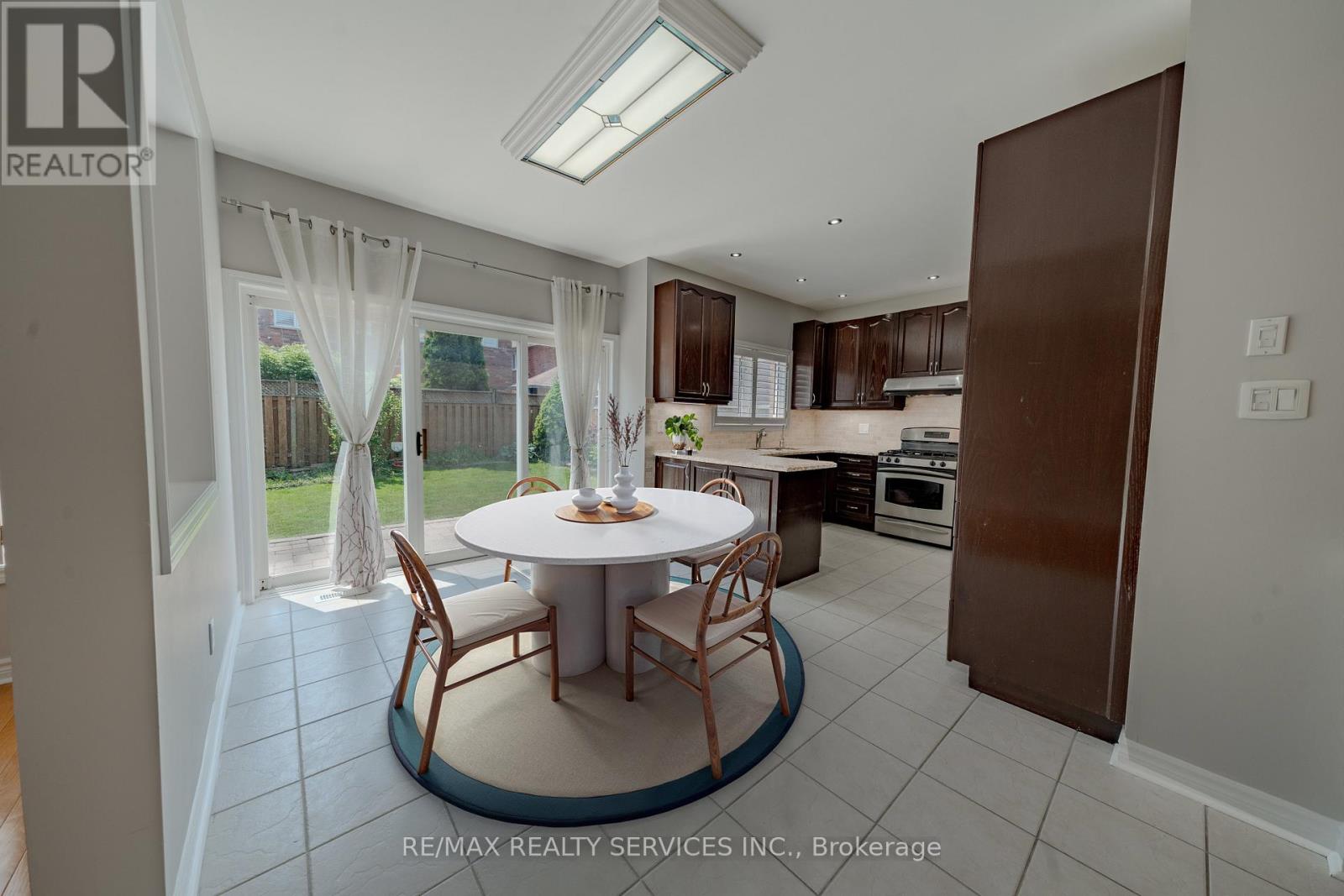 5918 Bassinger Place, Mississauga (Churchill Meadows), Ontario  L5M 6K5 - Photo 15 - W12746104