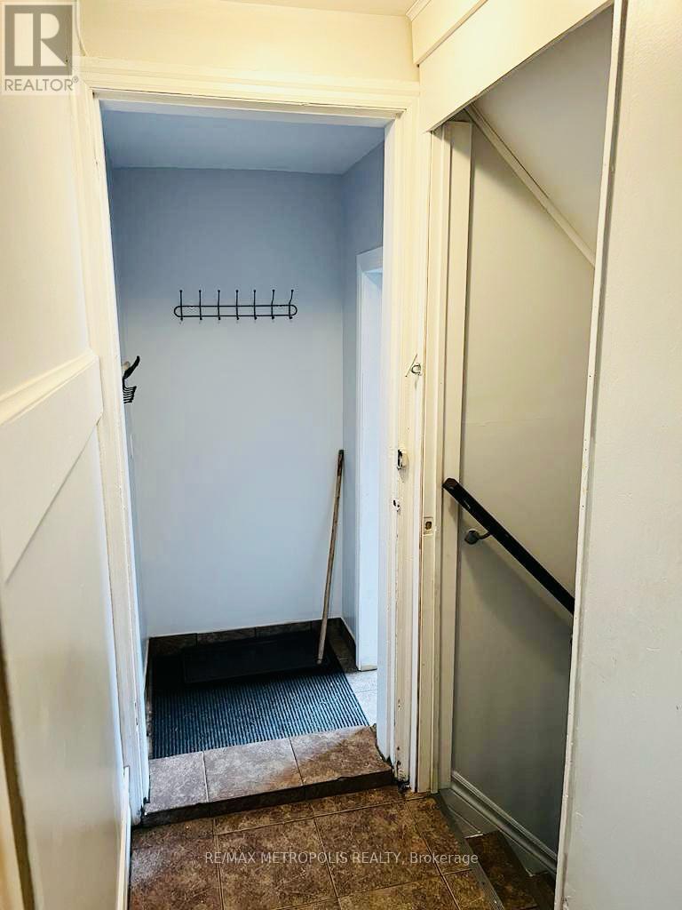 Bsmt - 78 Harold Street, Brampton (Downtown Brampton), Ontario  L6Y 1E4 - Photo 8 - W12746140