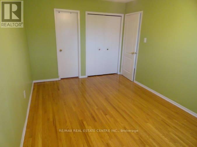 879 Consort Crescent, Mississauga (Erindale), Ontario  L5C 1J8 - Photo 11 - W12746150