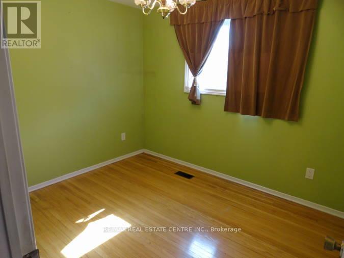 879 Consort Crescent, Mississauga (Erindale), Ontario  L5C 1J8 - Photo 13 - W12746150