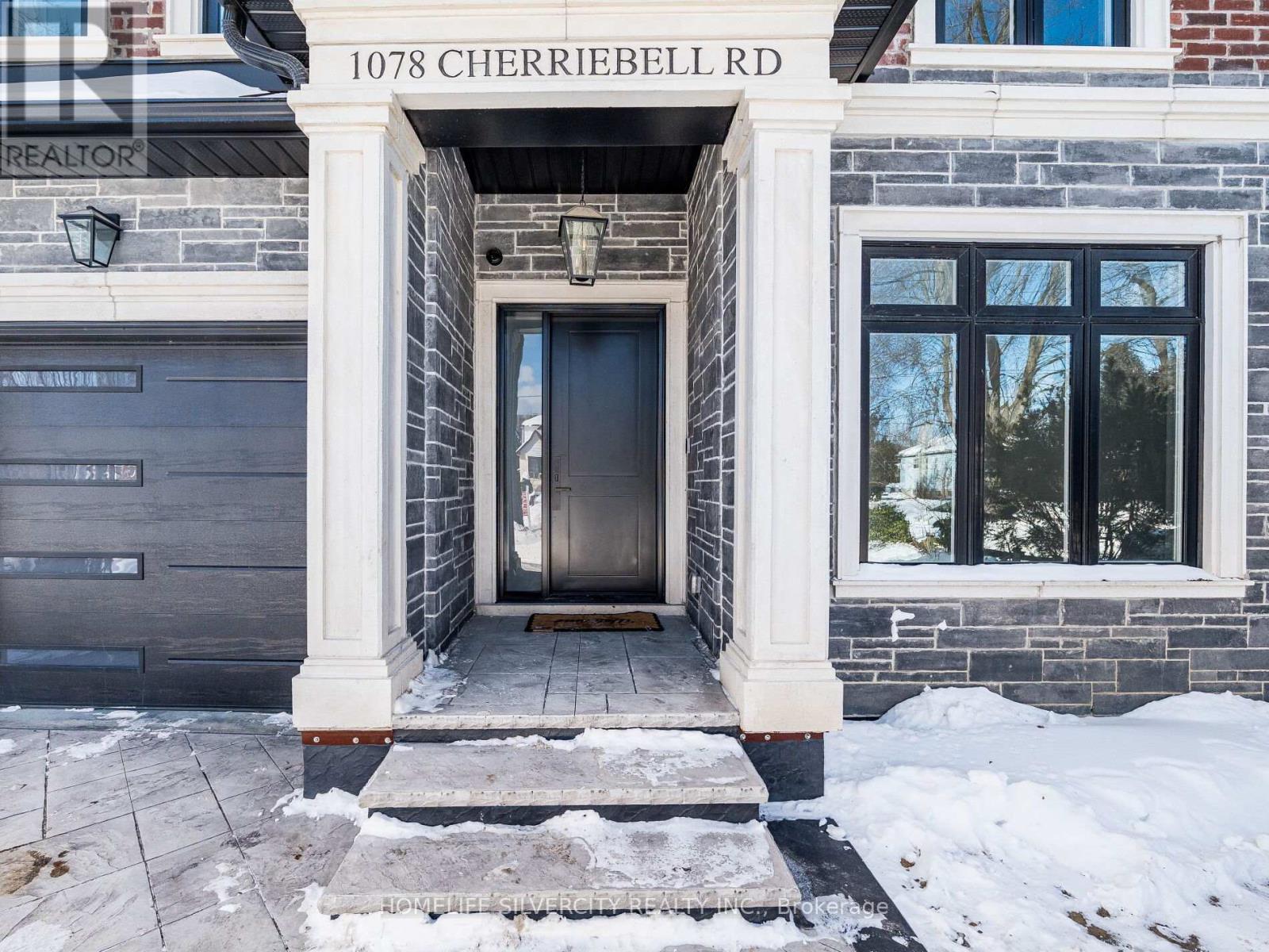 1078 Cherriebell Rd Road, Mississauga (Lakeview), Ontario  L5E 2R3 - Photo 2 - W12746156
