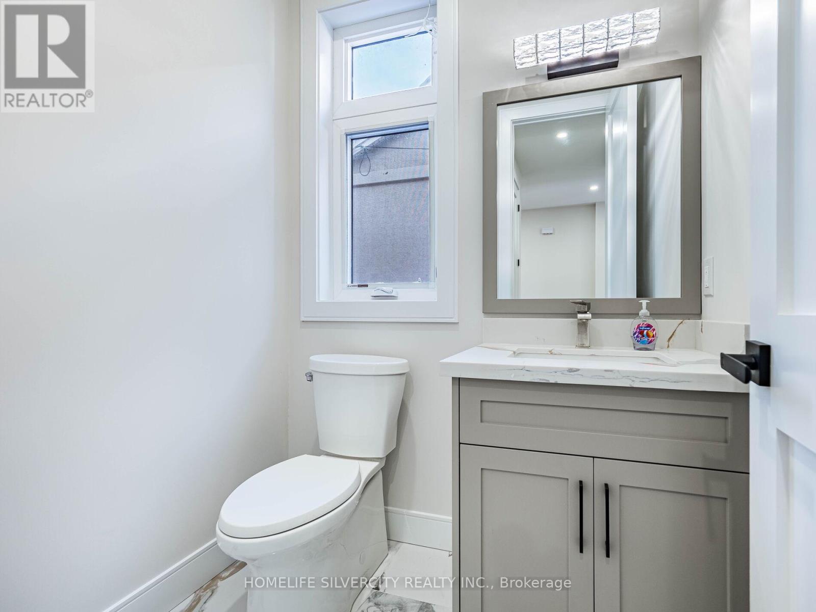 1078 Cherriebell Rd Road, Mississauga (Lakeview), Ontario  L5E 2R3 - Photo 22 - W12746156