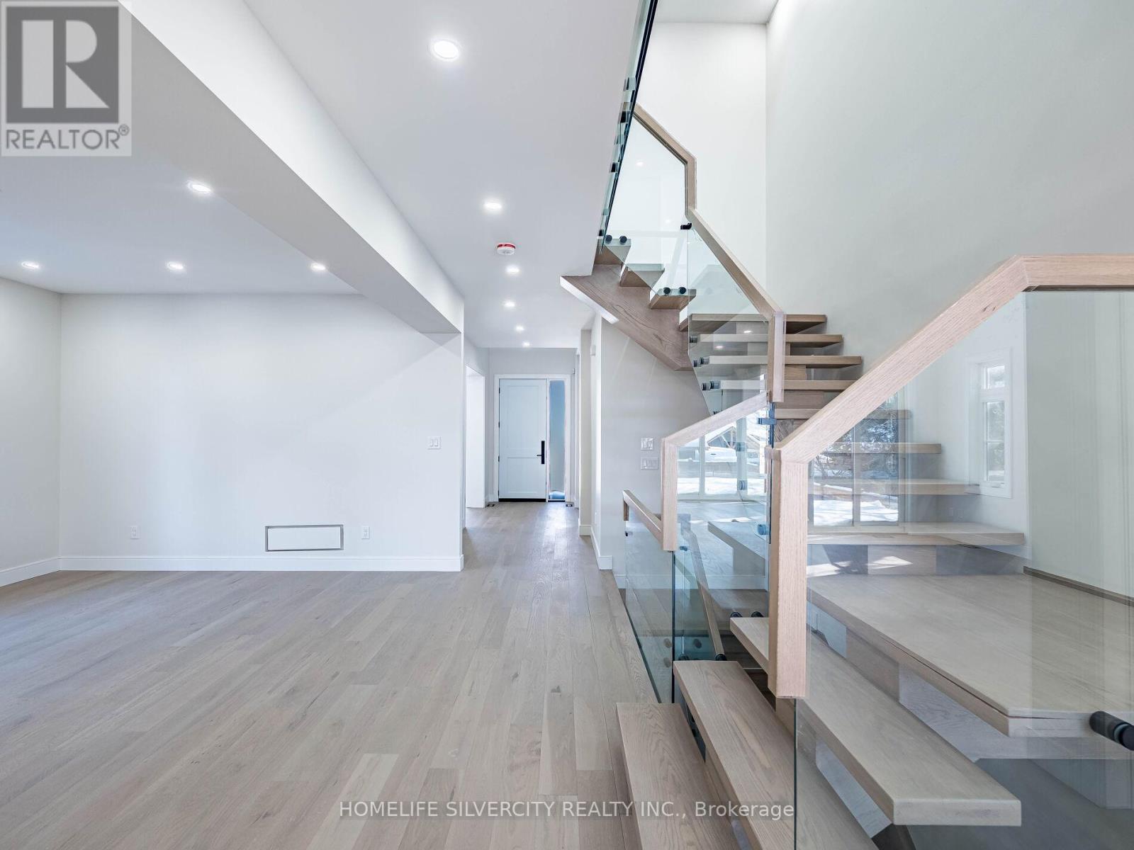 1078 Cherriebell Rd Road, Mississauga (Lakeview), Ontario  L5E 2R3 - Photo 9 - W12746156