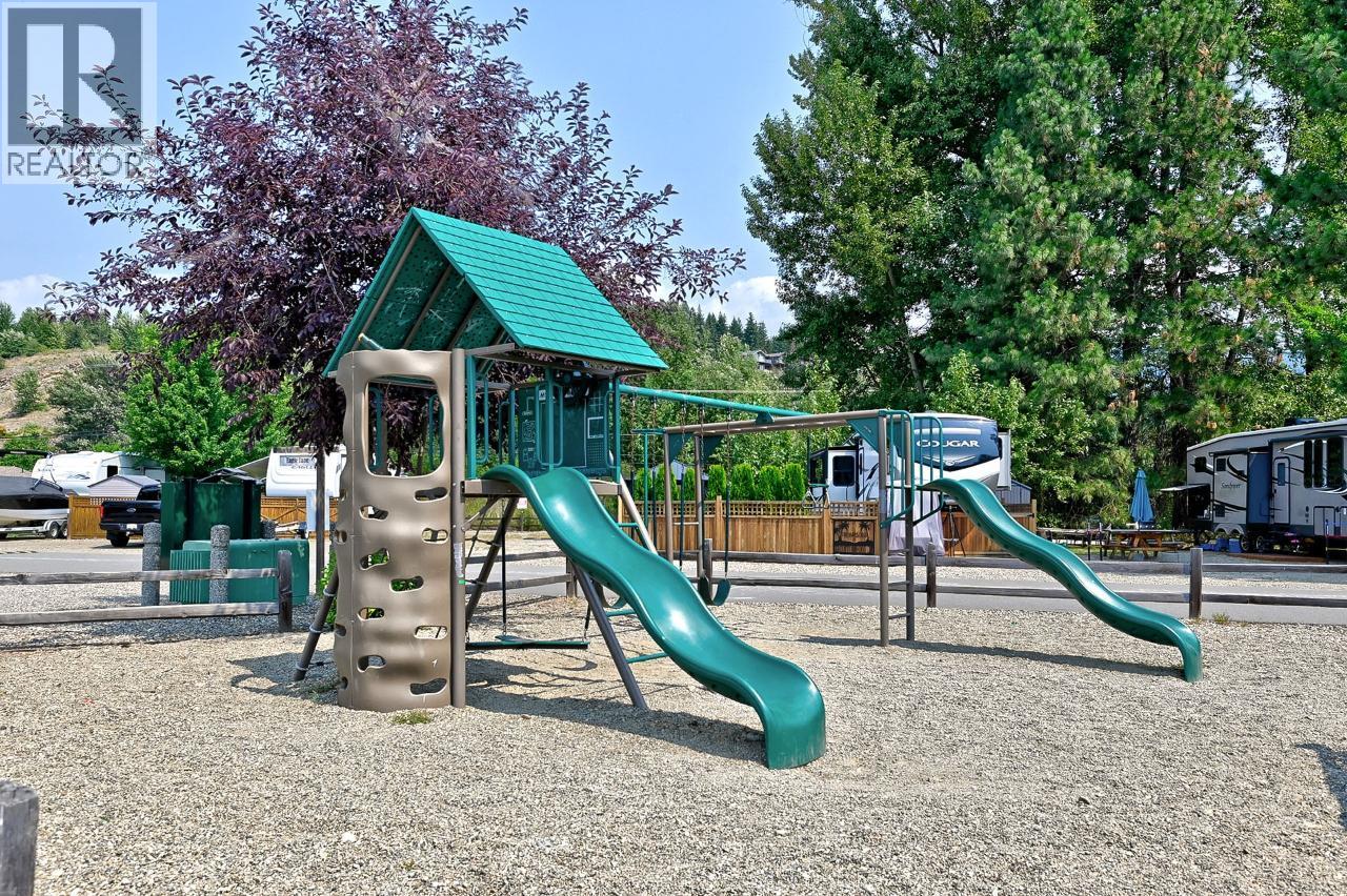 55 Cottonwood Drive N, Lee Creek, British Columbia  V0E 1M4 - Photo 30 - 10365930