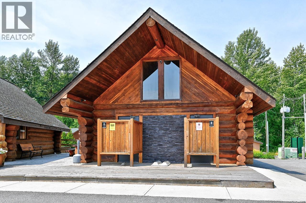 55 Cottonwood Drive N, Lee Creek, British Columbia  V0E 1M4 - Photo 38 - 10365930