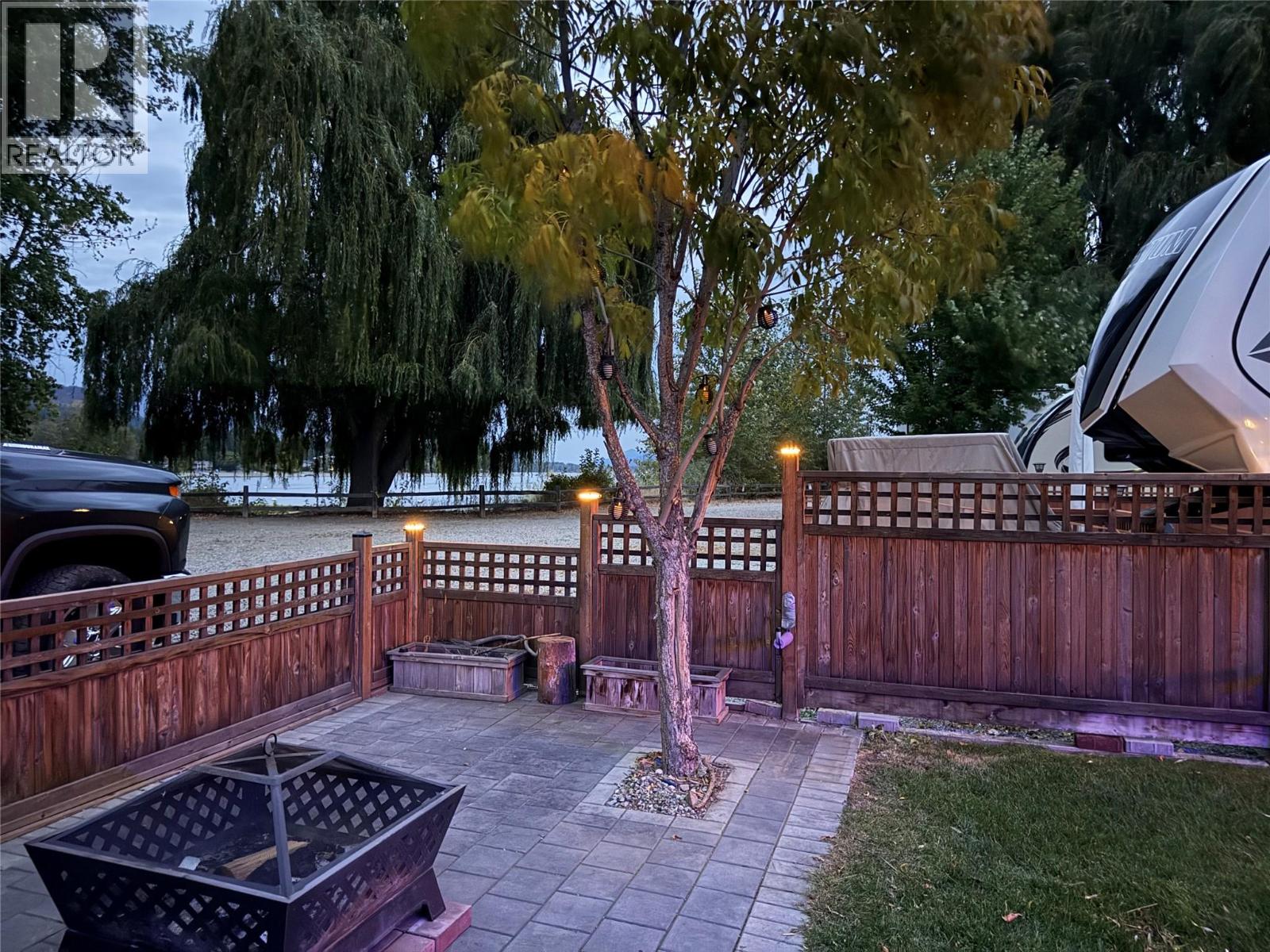 55 Cottonwood Drive N, Lee Creek, British Columbia  V0E 1M4 - Photo 13 - 10365930