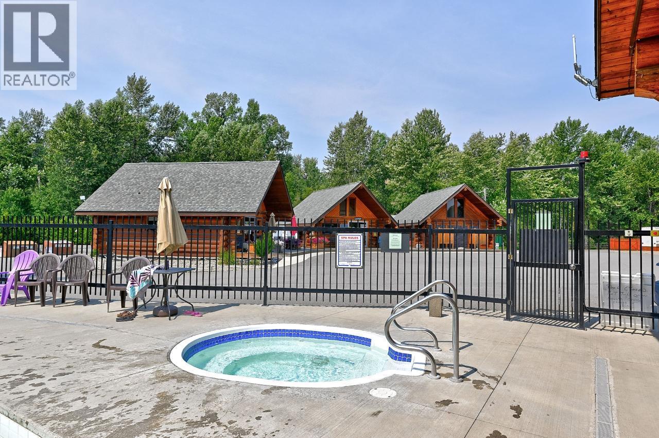 55 Cottonwood Drive N, Lee Creek, British Columbia  V0E 1M4 - Photo 29 - 10365930