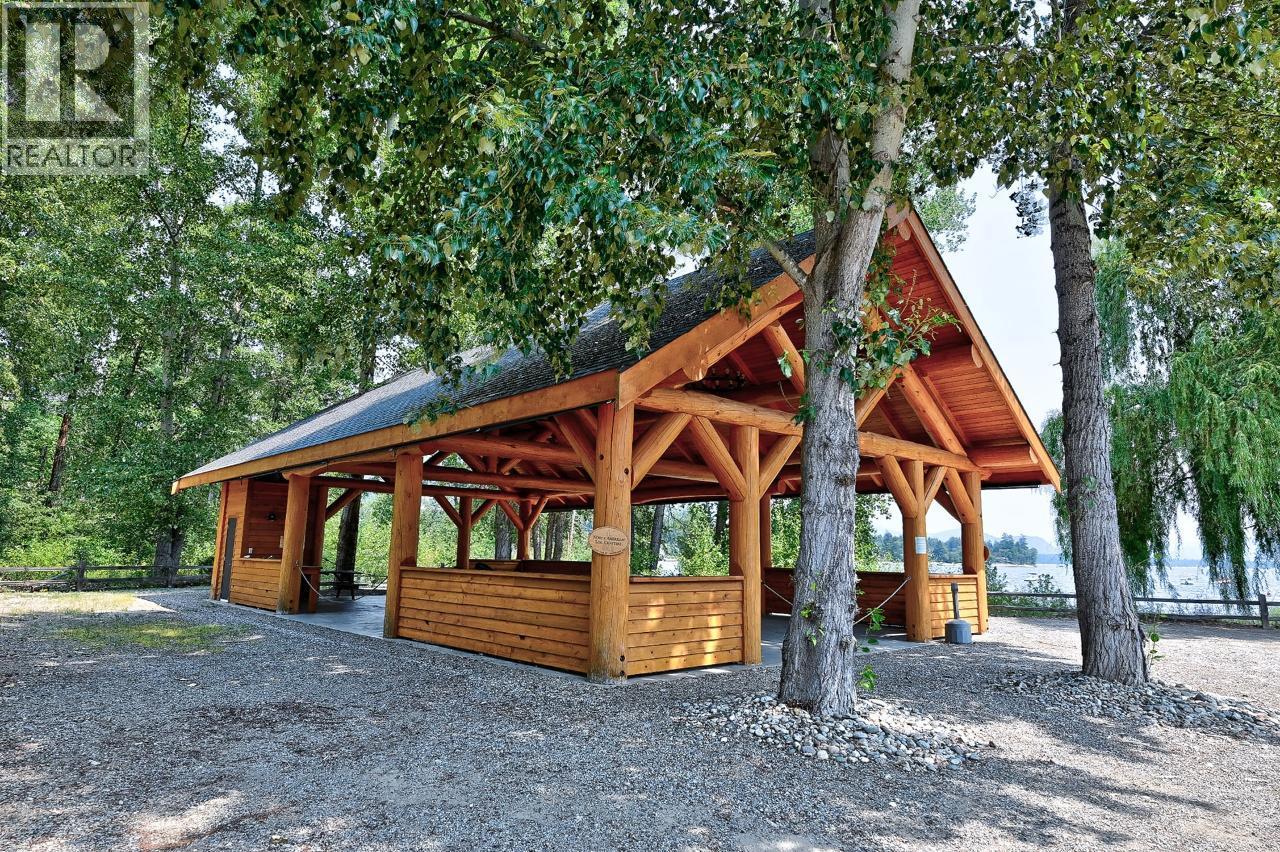 55 Cottonwood Drive N, Lee Creek, British Columbia  V0E 1M4 - Photo 36 - 10365930