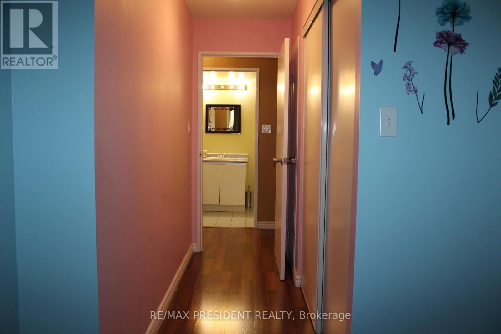 1004 - 3 Rowntree Road, Toronto, Ontario  M9V 5G8 - Photo 4 - W12730312