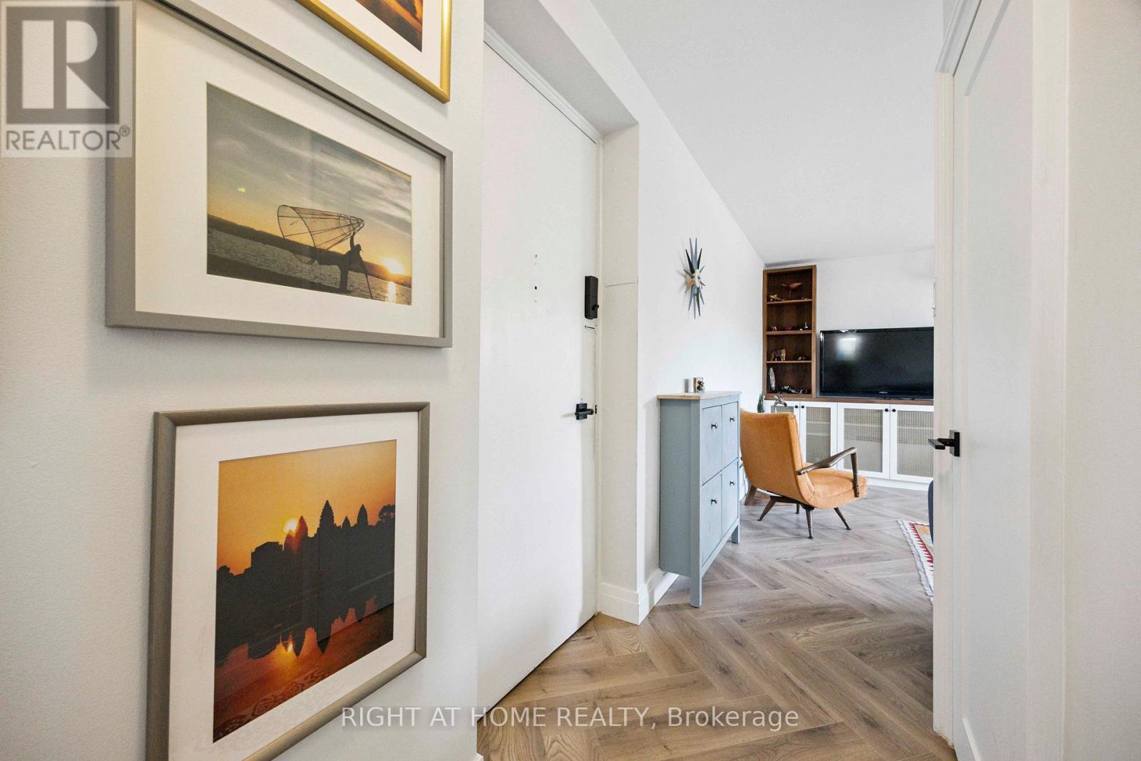 103 - 57 Neptune Drive, Toronto, Ontario  M6A 1X2 - Photo 2 - C12746200