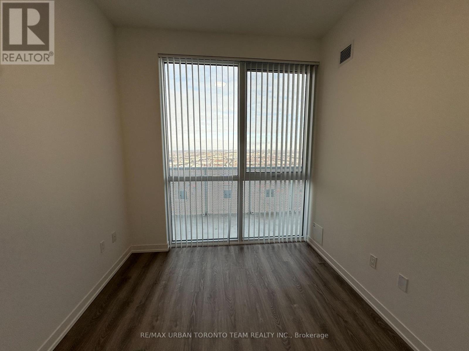 3702 - 8 Interchange Way, Vaughan (Vaughan Corporate Centre), Ontario  L4K 5Z7 - Photo 8 - N12746206