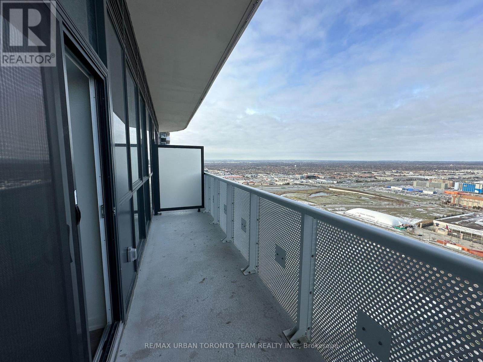 3702 - 8 Interchange Way, Vaughan (Vaughan Corporate Centre), Ontario  L4K 5Z7 - Photo 9 - N12746206