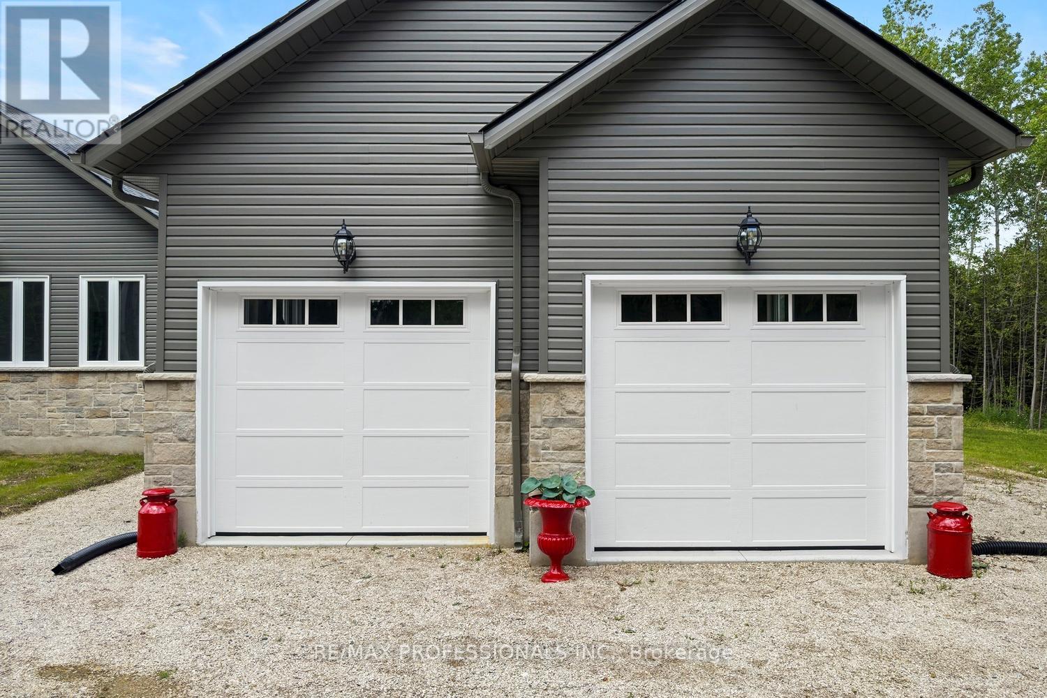 734565 West Back Line, Grey Highlands, Ontario  N0C 1H0 - Photo 6 - X12332379