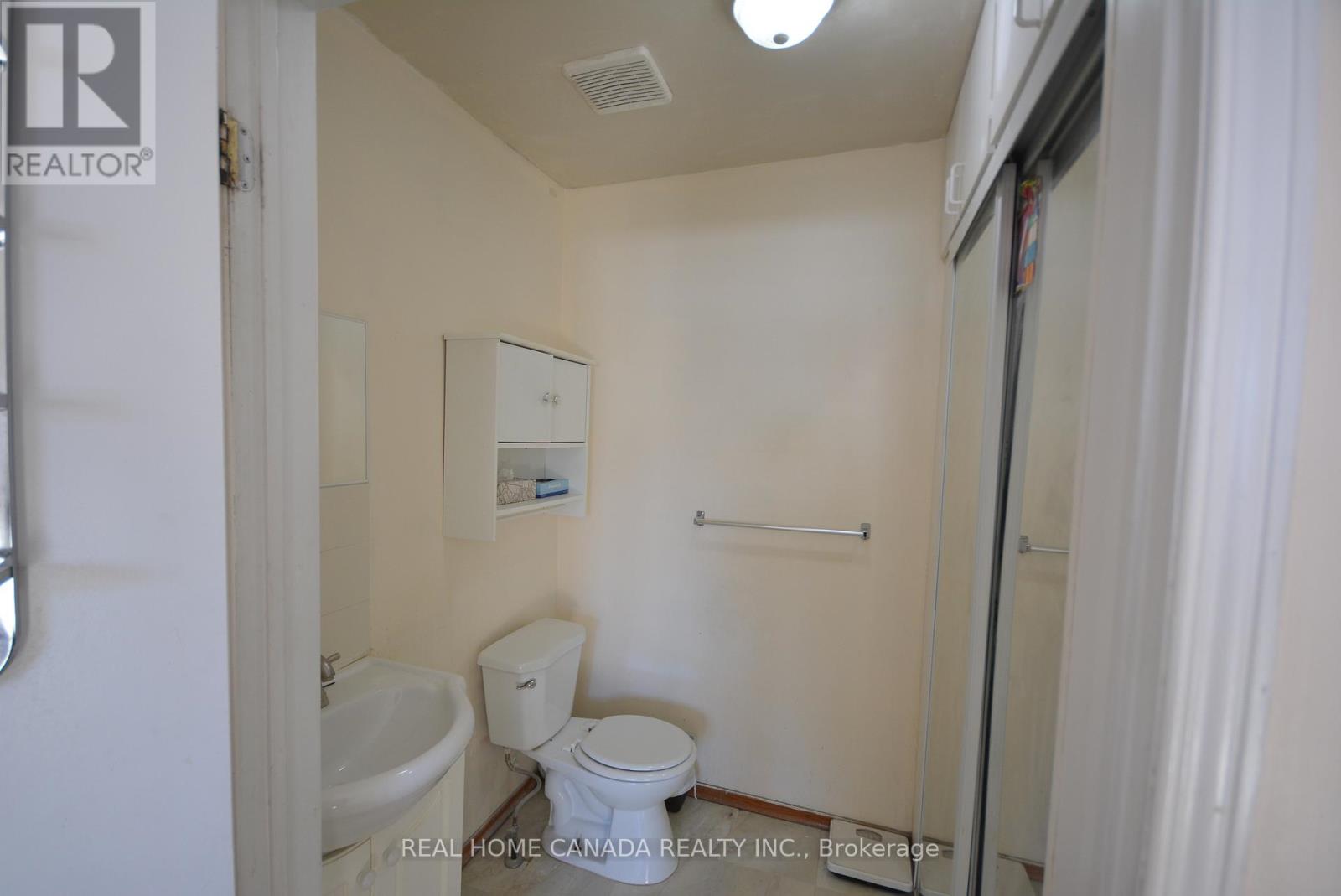 1463 Glen Rutley Circle, Mississauga, Ontario  L4X 1Z8 - Photo 15 - W12746202