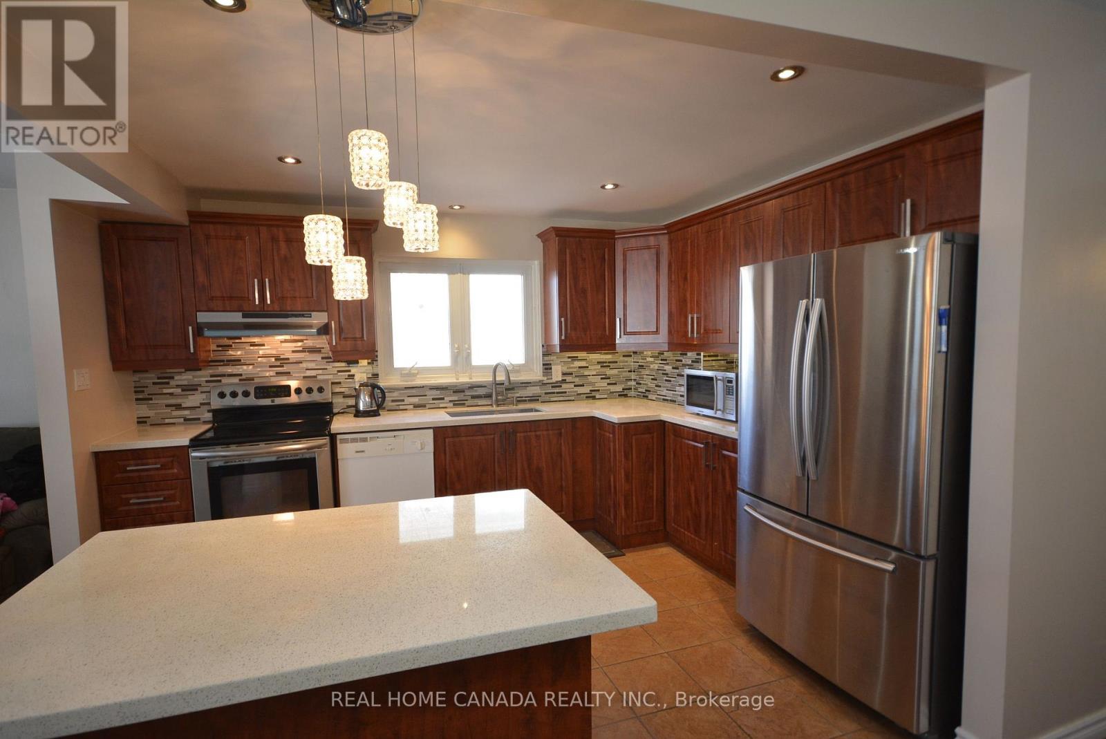 1463 Glen Rutley Circle, Mississauga, Ontario  L4X 1Z8 - Photo 9 - W12746202