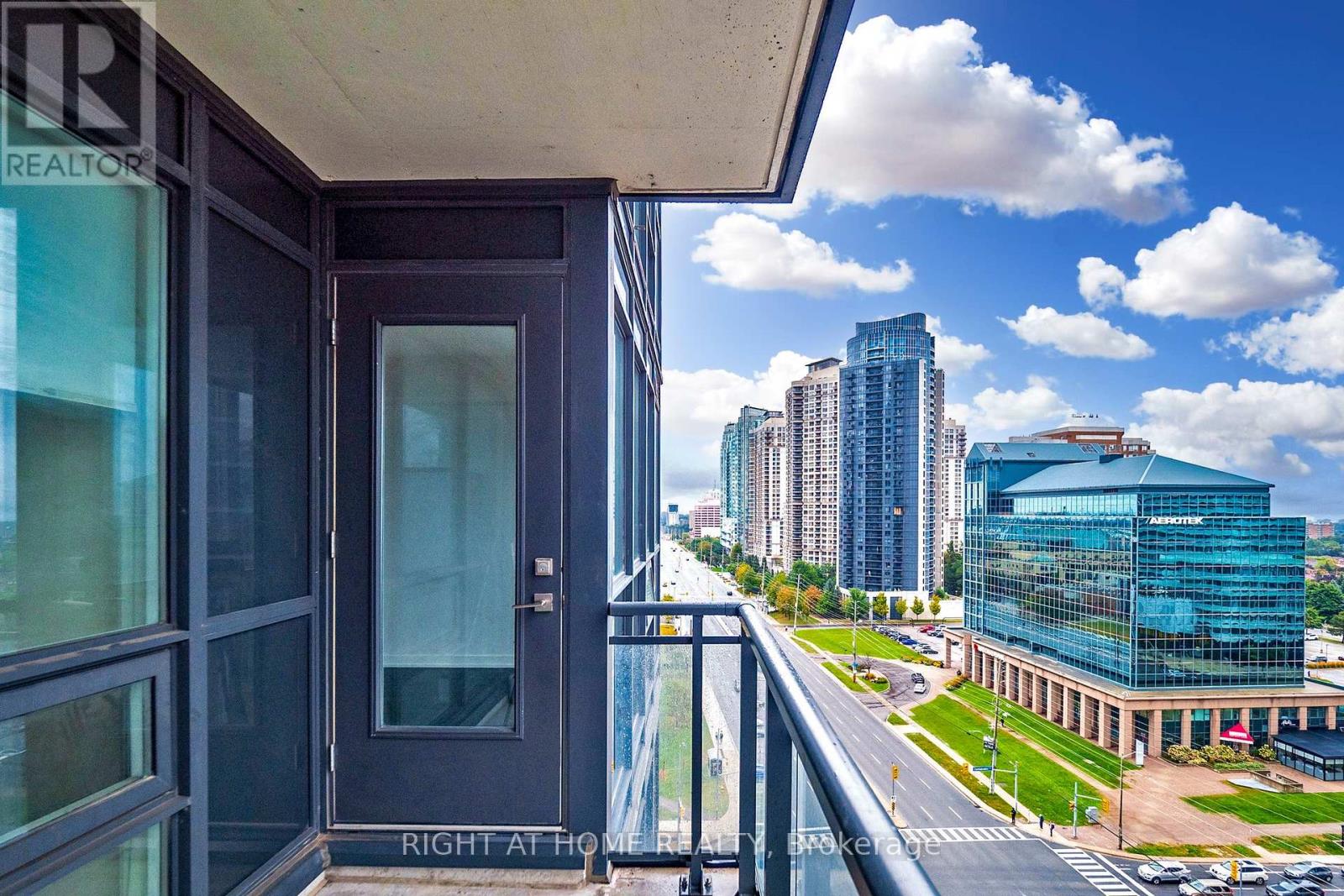 1008 - 4011 Brickstone Mews E, Mississauga, Ontario  L5B 0G3 - Photo 16 - W12746208