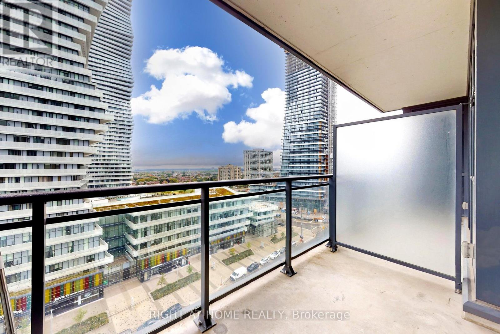 1008 - 4011 Brickstone Mews E, Mississauga, Ontario  L5B 0G3 - Photo 18 - W12746208