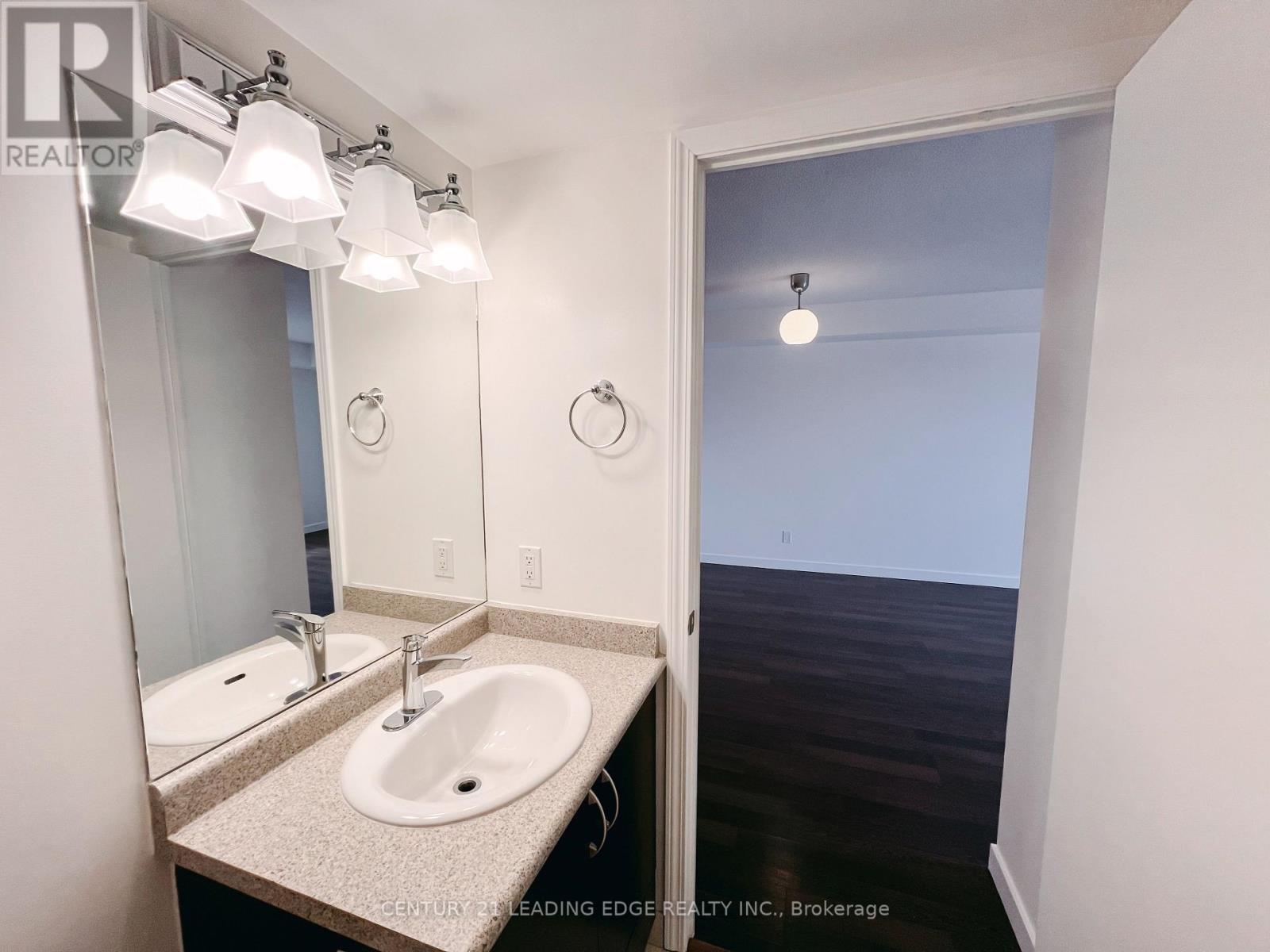 621 - 61 Heintzman Street, Toronto, Ontario  M6P 5A2 - Photo 10 - W12746220