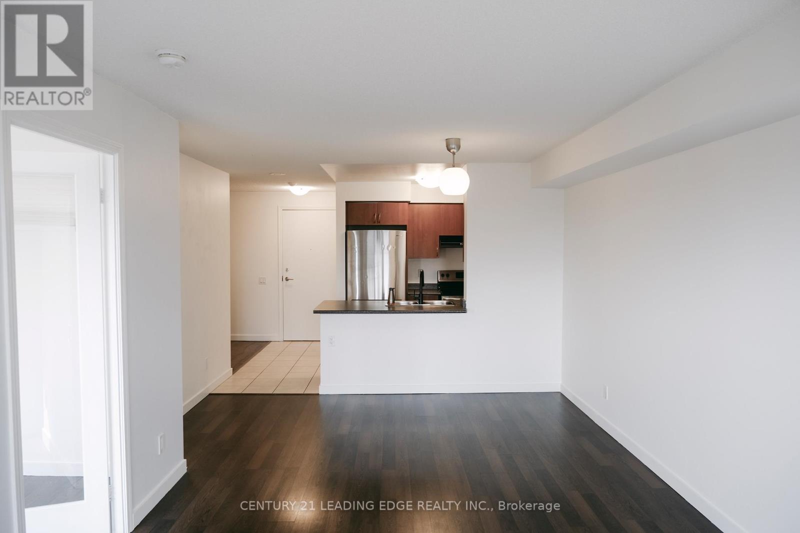 621 - 61 Heintzman Street, Toronto, Ontario  M6P 5A2 - Photo 3 - W12746220