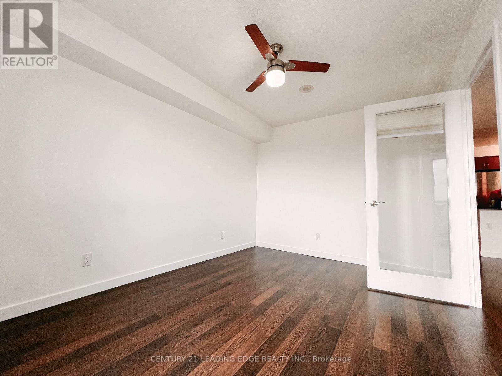 621 - 61 Heintzman Street, Toronto, Ontario  M6P 5A2 - Photo 8 - W12746220