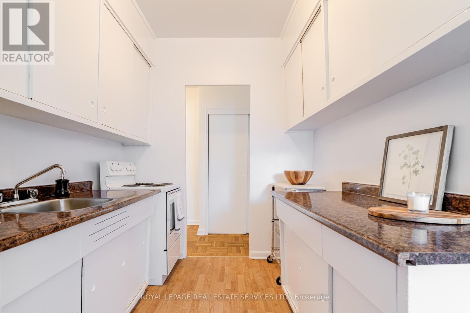 112 - 101 Coe Hill Drive, Toronto, Ontario  M6S 3E3 - Photo 9 - W12745098