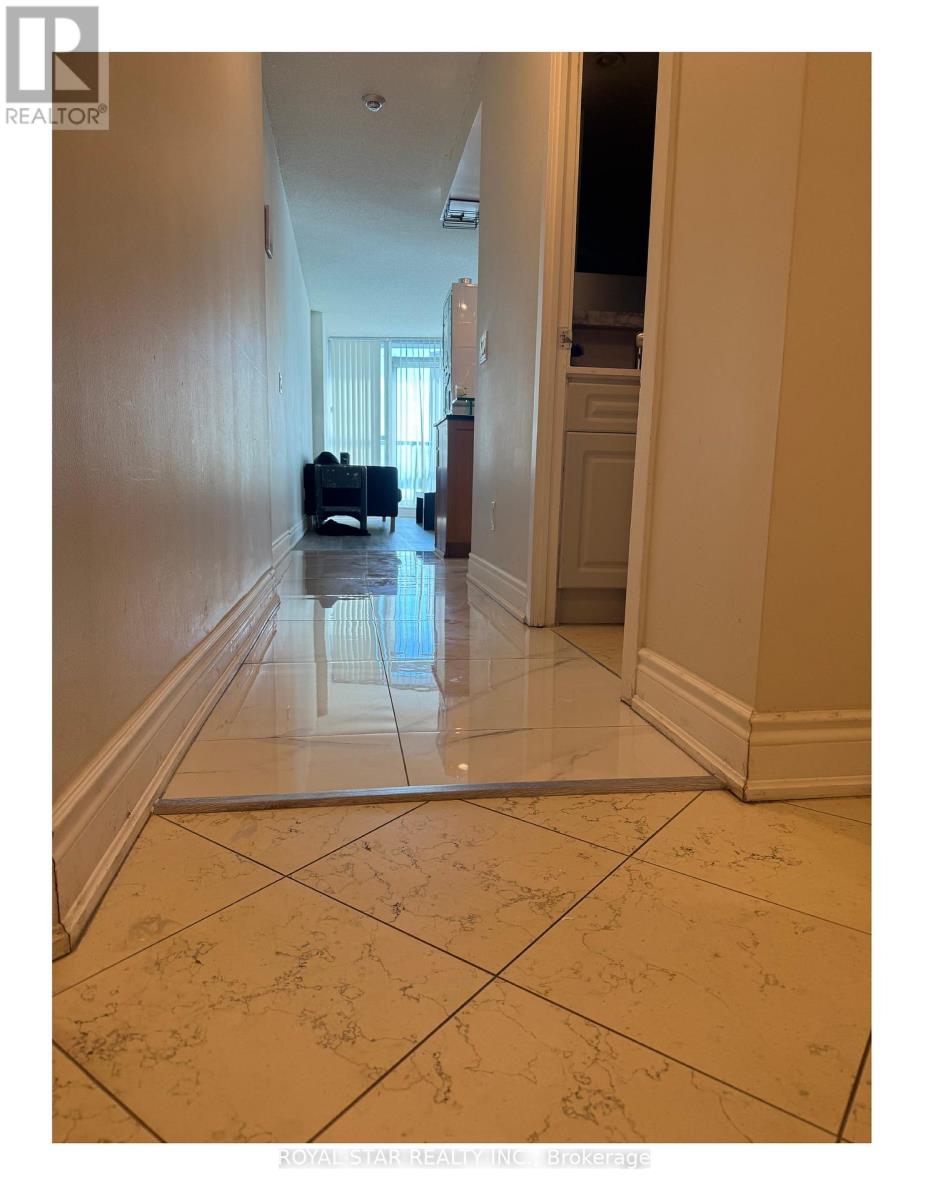 506 - 208 Queens Quay W, Toronto (Waterfront Communities), Ontario  M5J 2Y5 - Photo 3 - C12746244