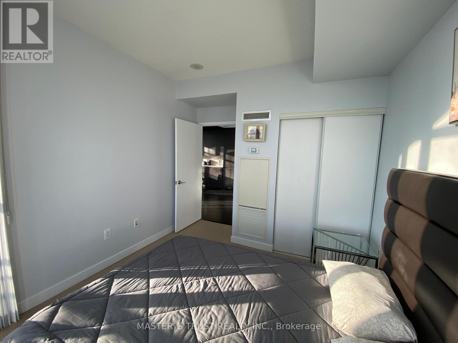 3710 - 15 Iceboat Terrace, Toronto (Waterfront Communities), Ontario  M5V 4A5 - Photo 19 - C12746270