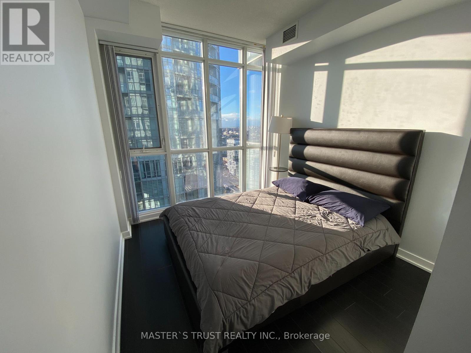 3710 - 15 Iceboat Terrace, Toronto (Waterfront Communities), Ontario  M5V 4A5 - Photo 21 - C12746270