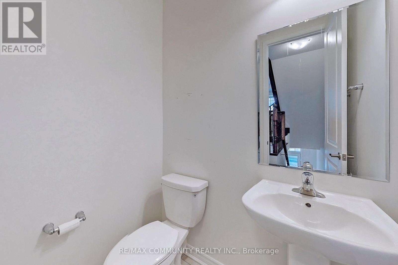 12 Fiesta Way, Whitby, Ontario  L1P 0H9 - Photo 15 - E12746290