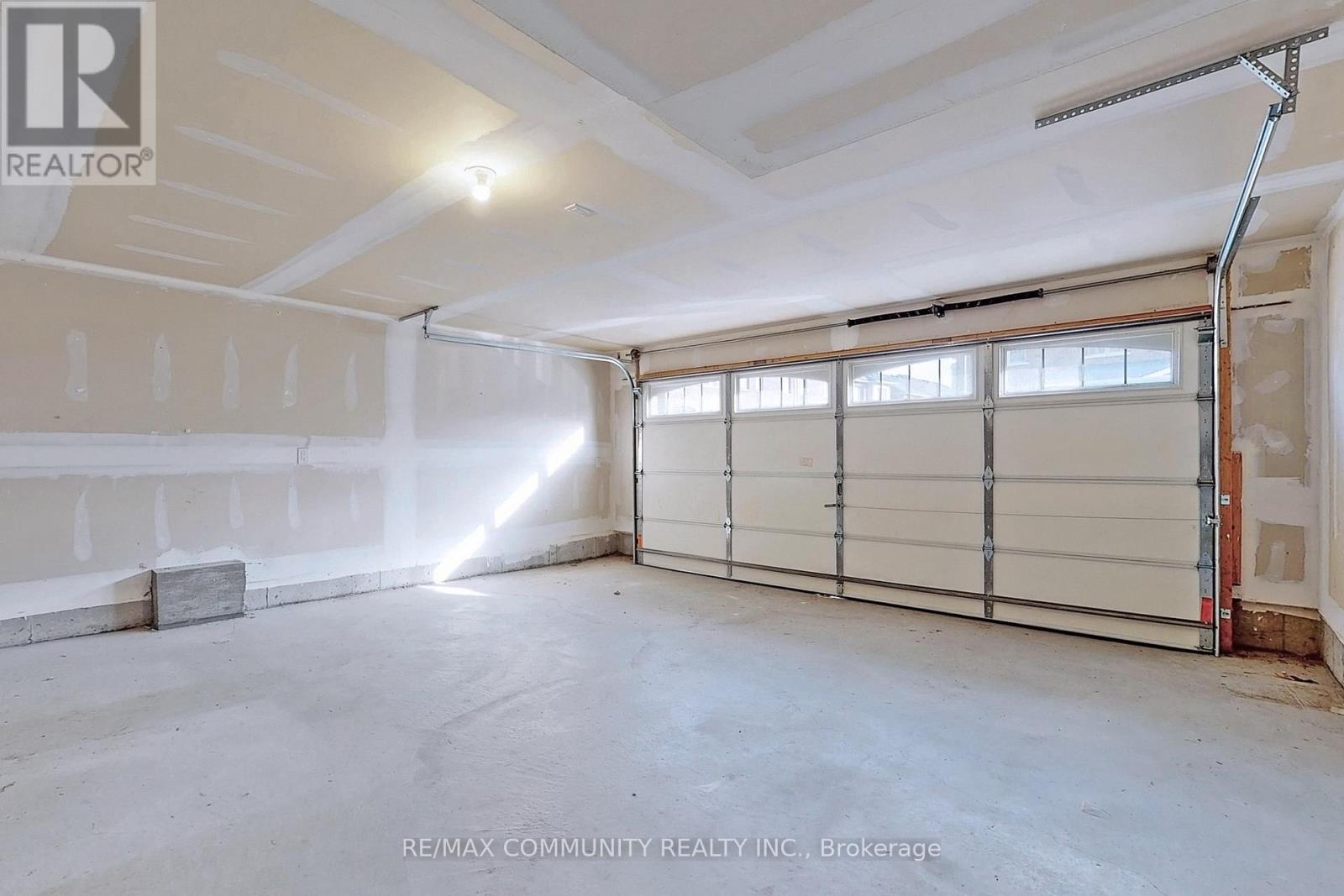 12 Fiesta Way, Whitby, Ontario  L1P 0H9 - Photo 44 - E12746290